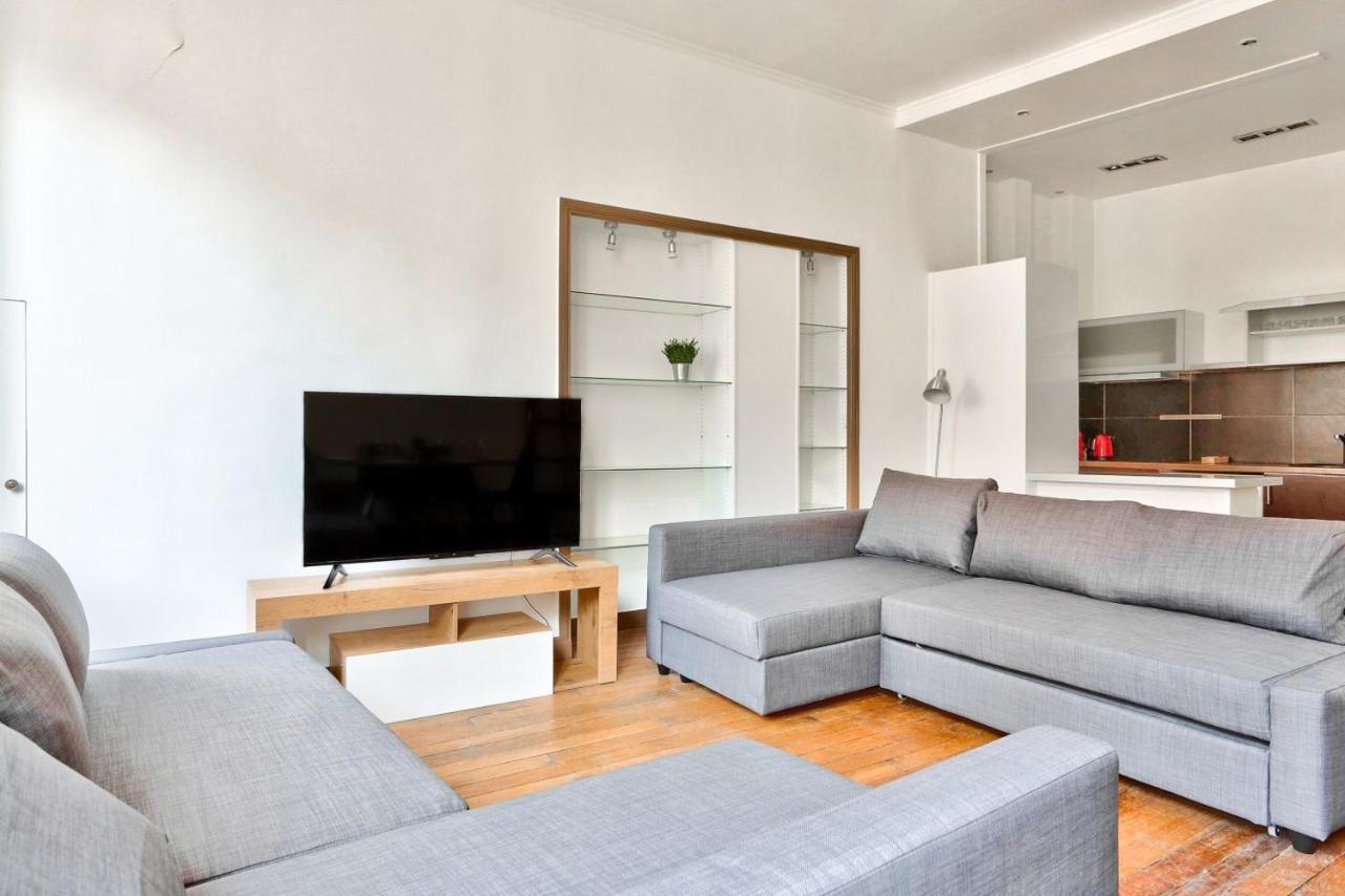 Appartement Quartier Champs-Elysees Париж Екстериор снимка