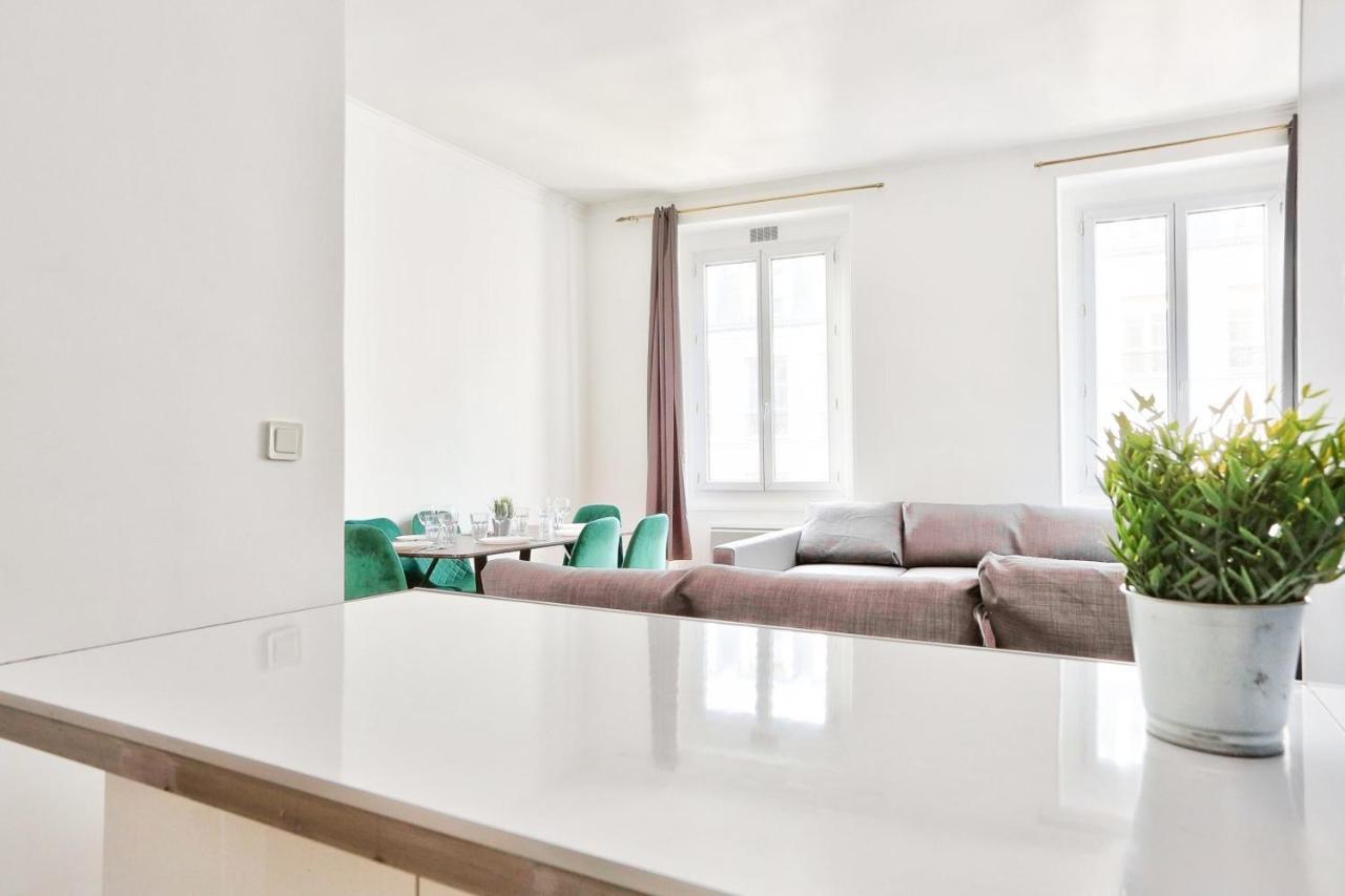 Appartement Quartier Champs-Elysees Париж Екстериор снимка