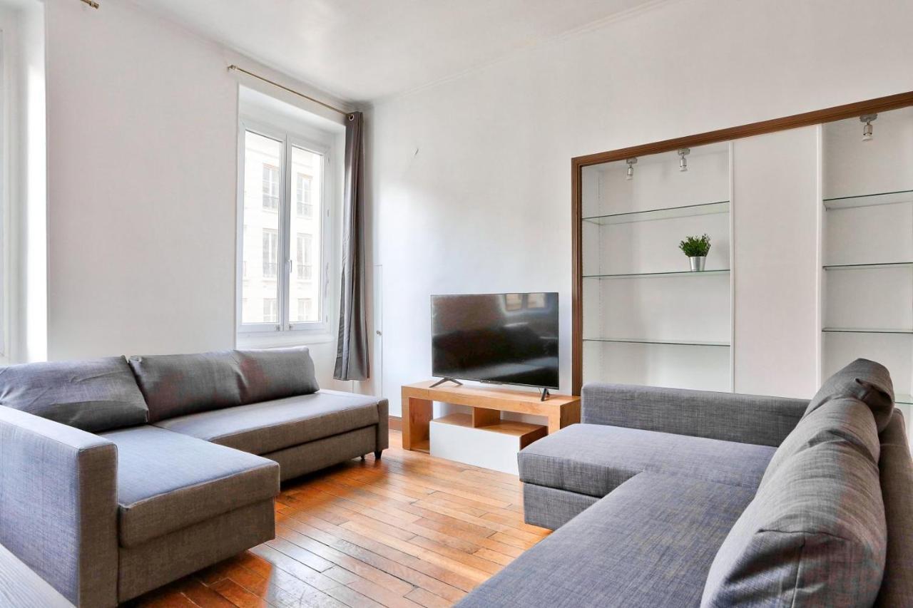 Appartement Quartier Champs-Elysees Париж Екстериор снимка